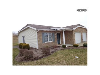 1001 B McDonald Dr, Sugarcreek, OH 44681