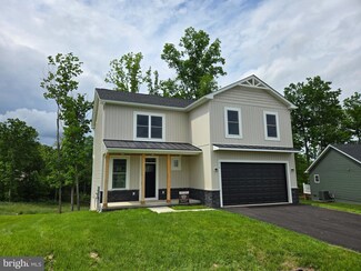 916 Basin Dr, Inwood, WV 25428
