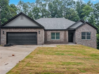 10 Greenodd Dr, Bella Vista, AR 72714