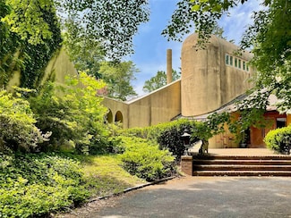 6 Hidden Pond, Glen Head, NY 11545