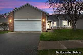 699 Strawberry Valley Ave NW, Comstock Park, MI 49321