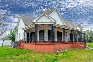409 N Main St, Gladewater, TX 75647