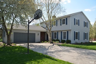 443 N Cherry Wood Ln, Muncie, IN 47304