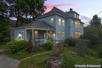 22 School St, Lisbon, ME 04252