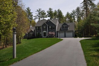 32 Blacksmith Ln, Hollis, NH 03049