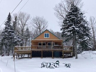 9 Waters Edge Dr, Stewartstown, NH 03576