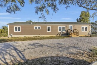 34927 W 359th St, Osawatomie, KS 66064