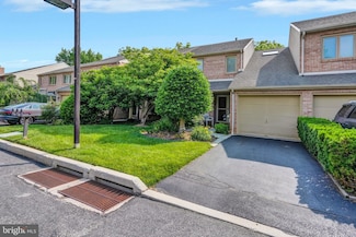71 Amity Dr, Chesterbrook, PA 19087