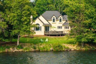 349 Rene Dr, Shady Cove, OR 97539