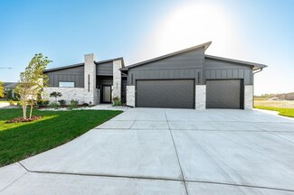 8301 W Waterway Ct, Maize, KS 67101