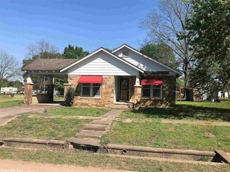306 N Main St, Belleville, AR 72824