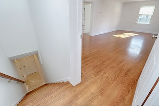 468 Main St, New Canaan, CT 06840