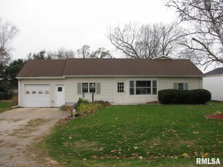 519 N Elm St, Toulon, IL 61483
