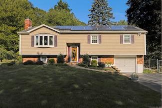 30 Lakeview Dr, Milford, CT 06460