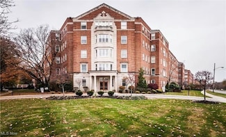 13800 Fairhill Rd Unit 112, Shaker Heights, OH 44120