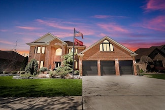 32560 Stefano Dr, Rockwood, MI 48173