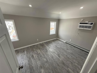 10917 124th St, South Ozone Park, NY 11420