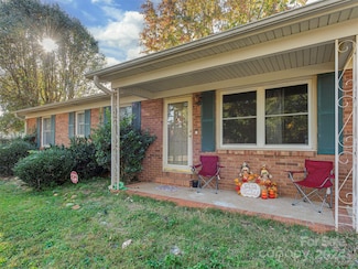 1903 Lucille St, Statesville, NC 28625