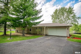 1529 W Richmar Rd, Peoria, IL 61615