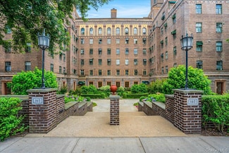 160 Middle Neck Rd Unit 5A, Great Neck, NY 11021