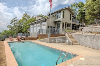 204 Tall Oaks Dr, Sunrise Beach, MO 65079