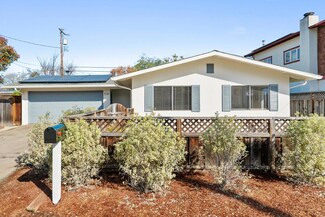 526 Harriet Ave, Aptos, CA 95003