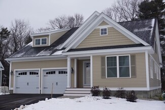 26 Sierra Hill Dr, Dover, NH 03820