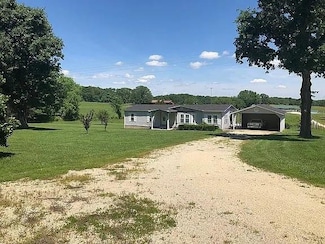 537 Missouri 8, Steelville, MO 65565