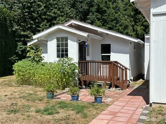 1467 Pilchuck Dr, Camano Island, WA 98282