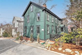 5 Burrs Ln, Providence, RI 02904