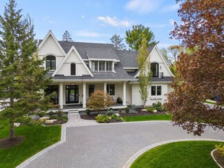 5520 Glengarry Pkwy, Edina, MN 55436