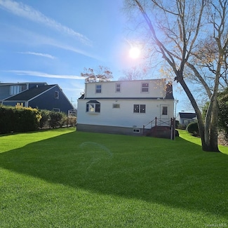 113 Yoakum Ave, Farmingdale, NY 11735