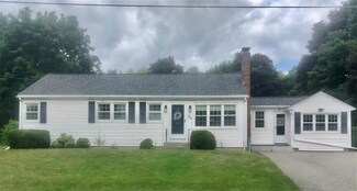 35 Dwight St, Cumberland, RI 02864