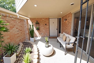 738 Country Place Dr Unit C, Houston, TX 77079