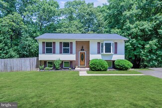 1889 Aquaview Dr, Hampstead, MD 21074