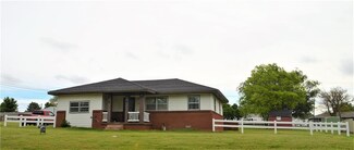 525 N Cook St, Cordell, OK 73632