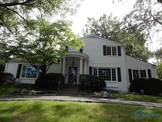 4403 Bonnie Brook Rd, Ottawa Hills, OH 43615