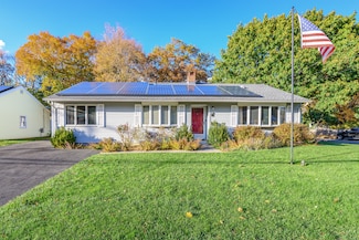 70 Green Manor Dr, East Hartford, CT 06118