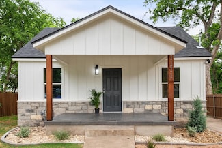 1111 N 11th St, Waco, TX 76707