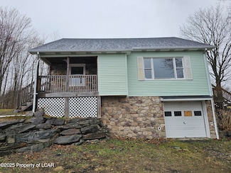 1439 Chapman Lake Rd, Jermyn, PA 18433