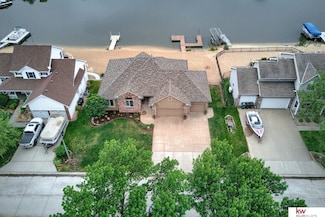 7815 Maui Cir, Papillion, NE 68046