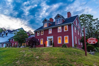 107 Ponemah Rd Unit 1, Amherst, NH 03031