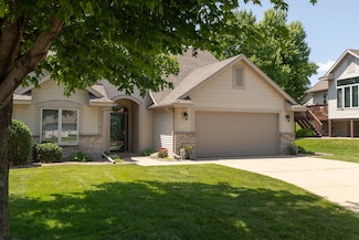 5209 Goodview Ln NW, Rochester, MN 55901