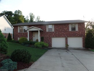 33 Summit Dr, Williamstown, WV 26187