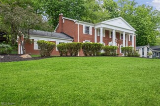 8708 Bradford Ln, Brecksville, OH 44141