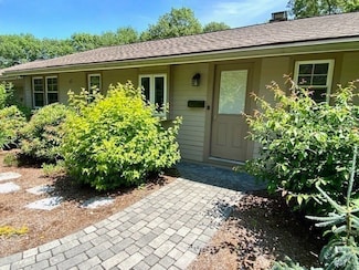 57 Surrey Ln, Holden, MA 01520