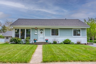 641 W Vermont St, Villa Park, IL 60181