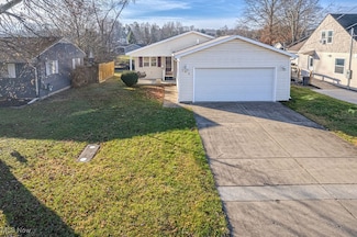128 E 5th St, Williamstown, WV 26187