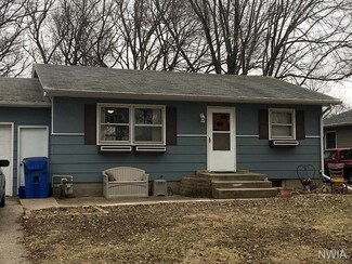 528 W Clark St, Vermillion, SD 57069