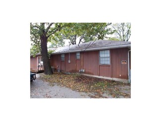 825 S Lake Dr, Independence, MO 64053